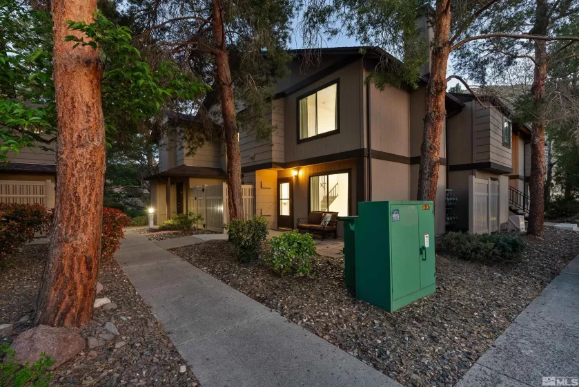 4580 Matich, Reno, Nevada 89502, 2 Bedrooms Bedrooms, ,3 BathroomsBathrooms,Residential,Residential,Matich,250005707