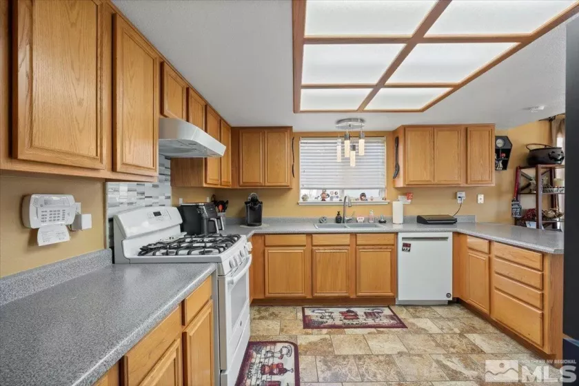 2258 Albatross, Sparks, Nevada 89441, 3 Bedrooms Bedrooms, ,2 BathroomsBathrooms,Residential,Residential,Albatross,250005735