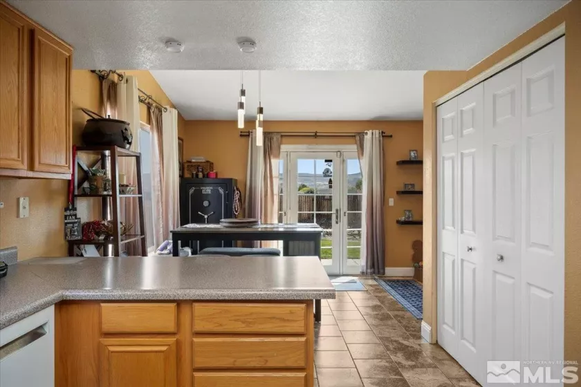 2258 Albatross, Sparks, Nevada 89441, 3 Bedrooms Bedrooms, ,2 BathroomsBathrooms,Residential,Residential,Albatross,250005735