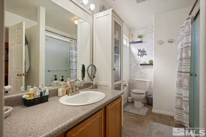 2258 Albatross, Sparks, Nevada 89441, 3 Bedrooms Bedrooms, ,2 BathroomsBathrooms,Residential,Residential,Albatross,250005735