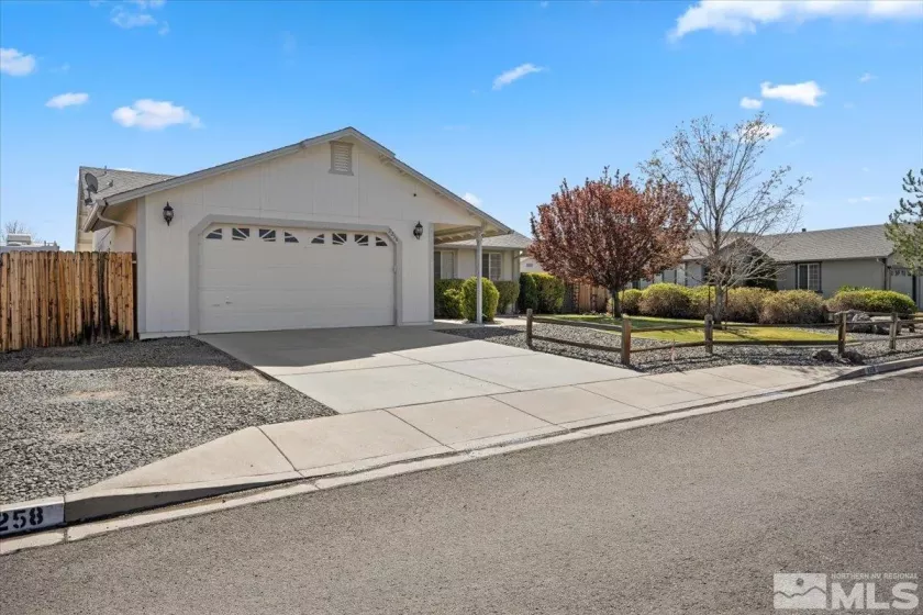 2258 Albatross, Sparks, Nevada 89441, 3 Bedrooms Bedrooms, ,2 BathroomsBathrooms,Residential,Residential,Albatross,250005735