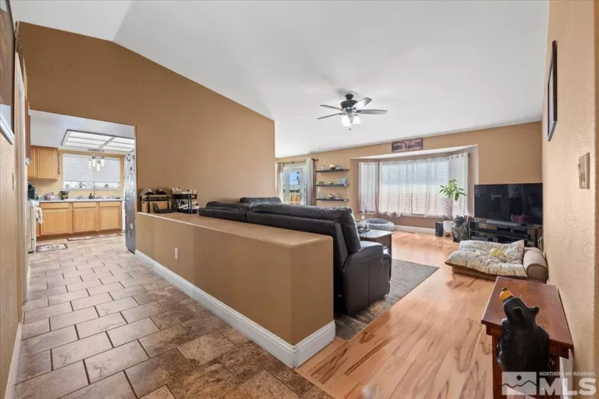 2258 Albatross, Sparks, Nevada 89441, 3 Bedrooms Bedrooms, ,2 BathroomsBathrooms,Residential,Residential,Albatross,250005735