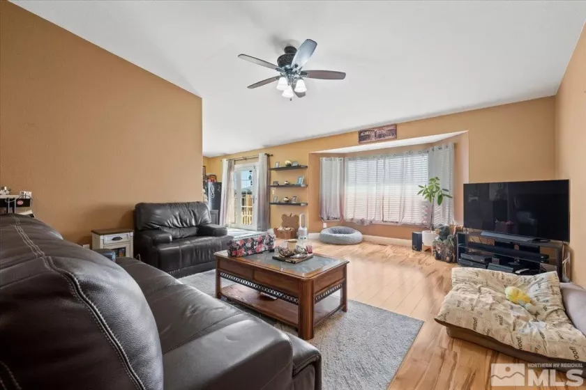 2258 Albatross, Sparks, Nevada 89441, 3 Bedrooms Bedrooms, ,2 BathroomsBathrooms,Residential,Residential,Albatross,250005735