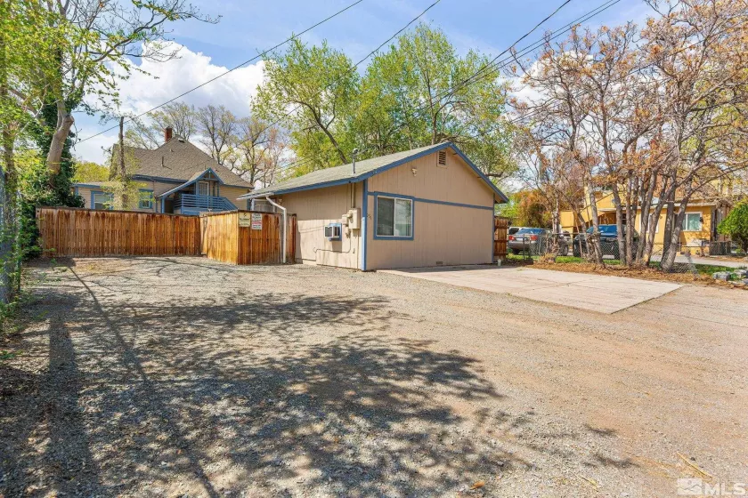650 Elko, Reno, Nevada 89512, ,Residential Income,Residential,Elko,250005215