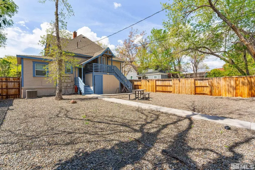 650 Elko, Reno, Nevada 89512, ,Residential Income,Residential,Elko,250005215