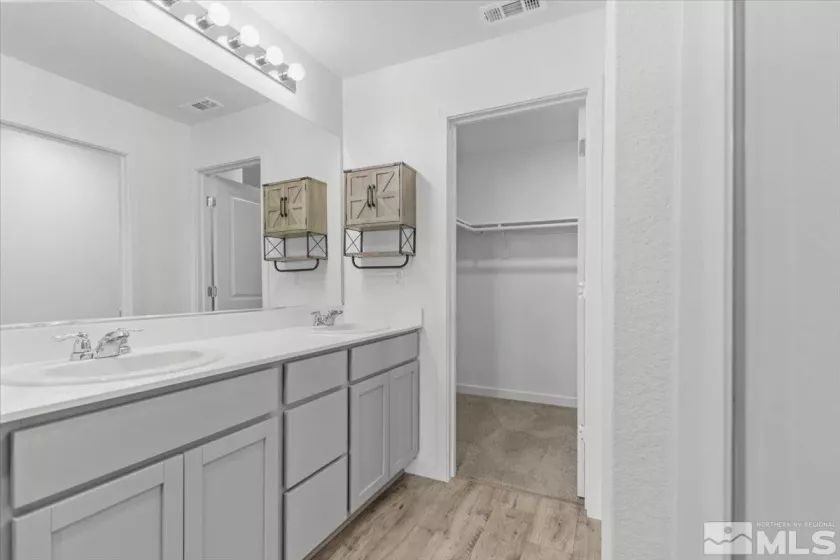 8863 Gazing Star, Reno, Nevada 89506, 4 Bedrooms Bedrooms, ,3 BathroomsBathrooms,Residential,Residential,Gazing Star,250003688