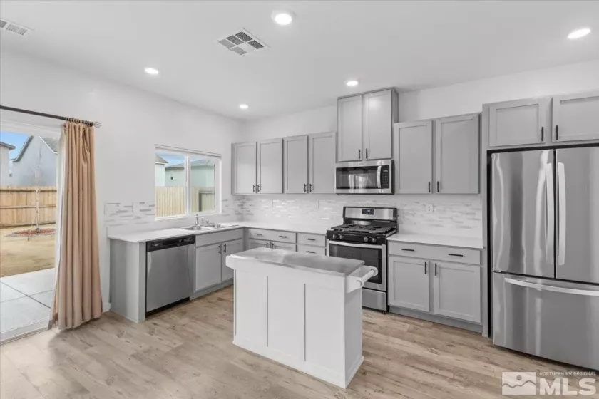 8863 Gazing Star, Reno, Nevada 89506, 4 Bedrooms Bedrooms, ,3 BathroomsBathrooms,Residential,Residential,Gazing Star,250003688