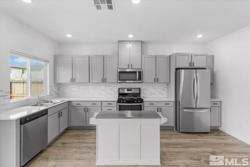 8863 Gazing Star, Reno, Nevada 89506, 4 Bedrooms Bedrooms, ,3 BathroomsBathrooms,Residential,Residential,Gazing Star,250003688