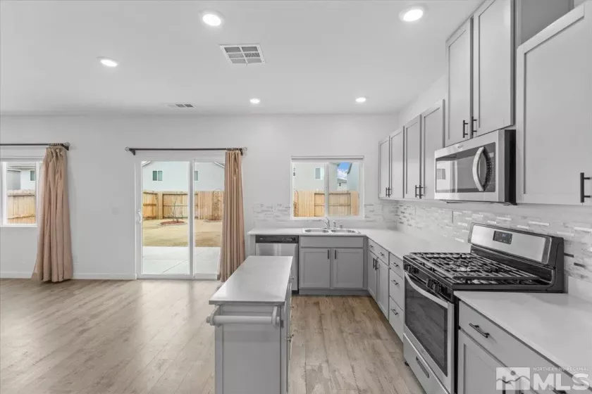 8863 Gazing Star, Reno, Nevada 89506, 4 Bedrooms Bedrooms, ,3 BathroomsBathrooms,Residential,Residential,Gazing Star,250003688