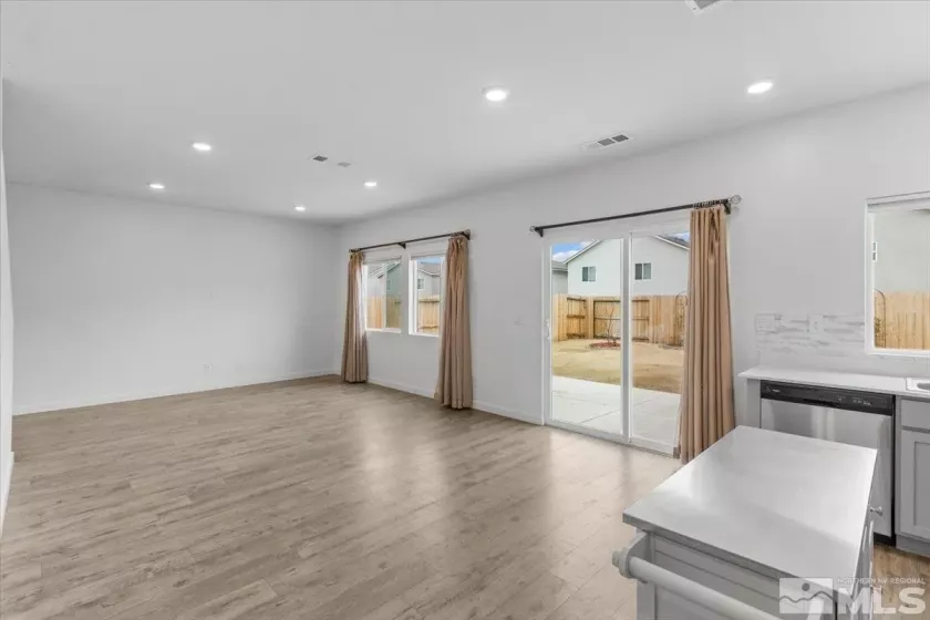 8863 Gazing Star, Reno, Nevada 89506, 4 Bedrooms Bedrooms, ,3 BathroomsBathrooms,Residential,Residential,Gazing Star,250003688