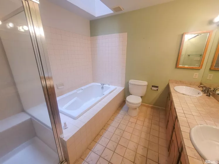 3601 Skyline, Reno, Nevada 89509, 2 Bedrooms Bedrooms, ,3 BathroomsBathrooms,Residential,Residential,Skyline,250000477