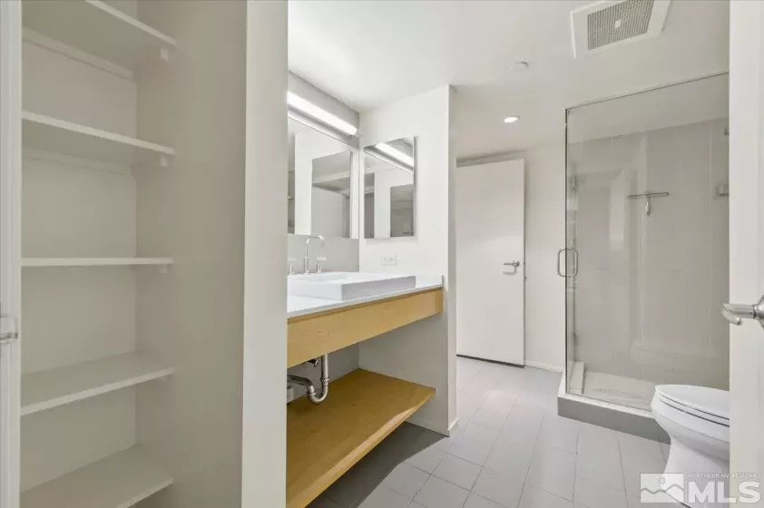 255 Sierra, Reno, Nevada 89501, 1 Bedroom Bedrooms, ,1 BathroomBathrooms,Residential,Residential,Sierra,250000869