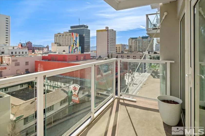 255 Sierra, Reno, Nevada 89501, 1 Bedroom Bedrooms, ,1 BathroomBathrooms,Residential,Residential,Sierra,250000869