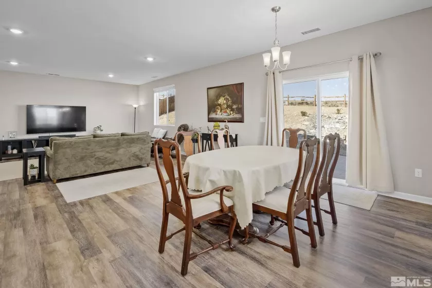 556 Beckwourth, Reno, Nevada 89506, 3 Bedrooms Bedrooms, ,2 BathroomsBathrooms,Residential,Residential,Beckwourth,250002739