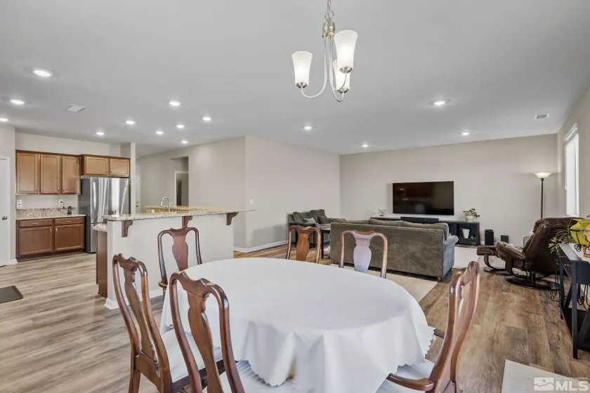 556 Beckwourth, Reno, Nevada 89506, 3 Bedrooms Bedrooms, ,2 BathroomsBathrooms,Residential,Residential,Beckwourth,250002739