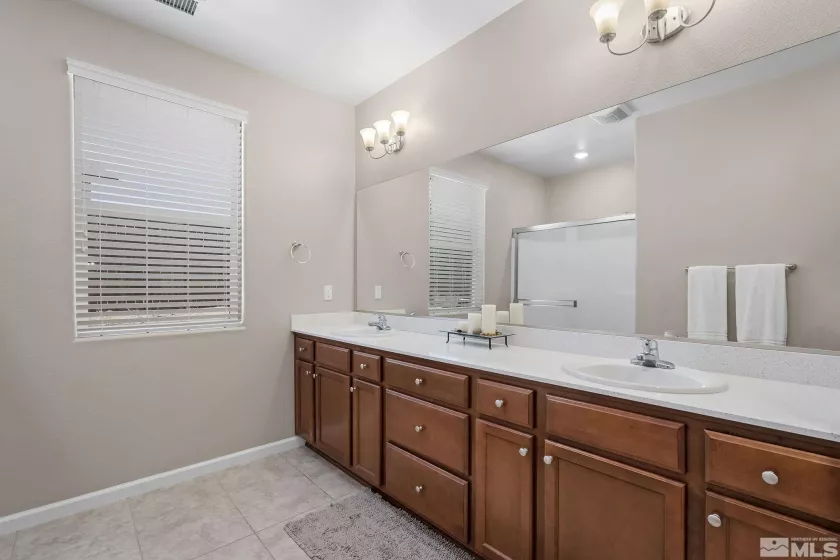 556 Beckwourth, Reno, Nevada 89506, 3 Bedrooms Bedrooms, ,2 BathroomsBathrooms,Residential,Residential,Beckwourth,250002739