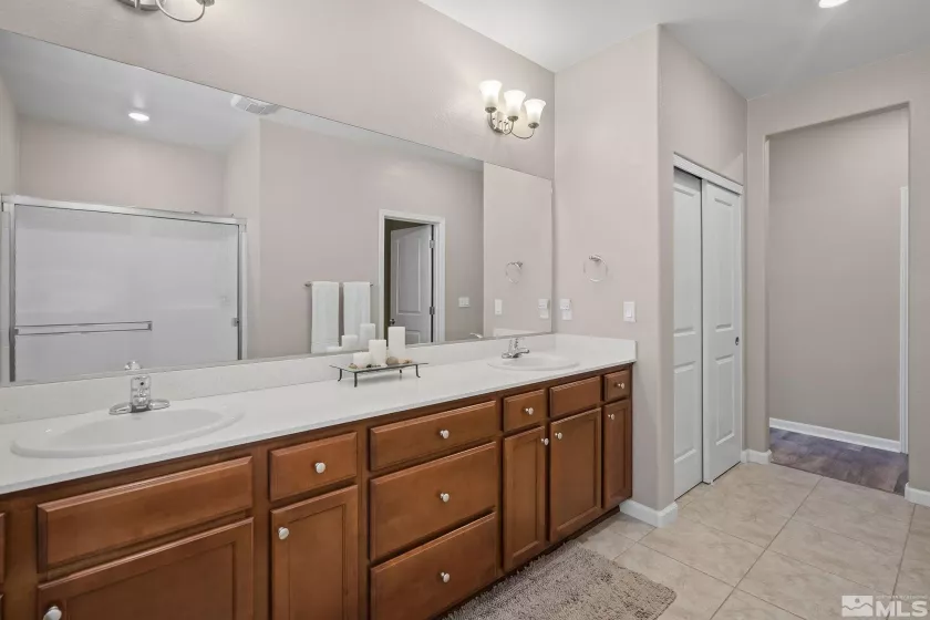 556 Beckwourth, Reno, Nevada 89506, 3 Bedrooms Bedrooms, ,2 BathroomsBathrooms,Residential,Residential,Beckwourth,250002739
