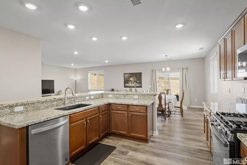 556 Beckwourth, Reno, Nevada 89506, 3 Bedrooms Bedrooms, ,2 BathroomsBathrooms,Residential,Residential,Beckwourth,250002739