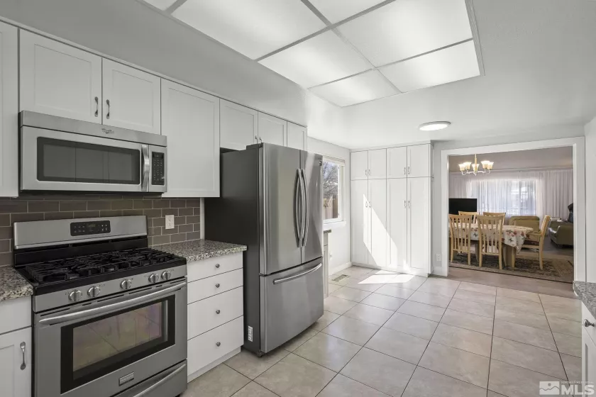 920 Pinebrook, Reno, Nevada 89509, 3 Bedrooms Bedrooms, ,3 BathroomsBathrooms,Residential,Residential,Pinebrook,250004643