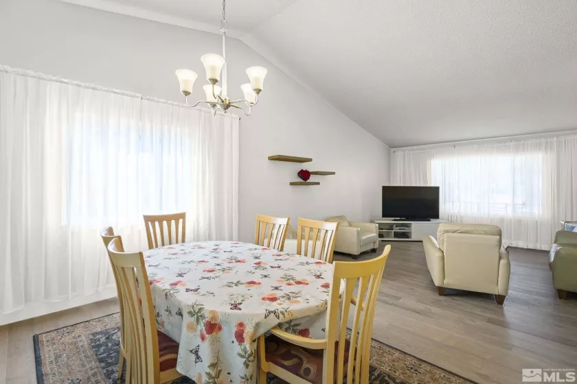 920 Pinebrook, Reno, Nevada 89509, 3 Bedrooms Bedrooms, ,3 BathroomsBathrooms,Residential,Residential,Pinebrook,250004643
