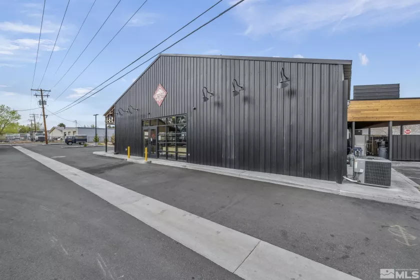 1573 HWY 395, Minden, Nevada 89423, ,Commercial Sale,Residential,HWY 395,250005682
