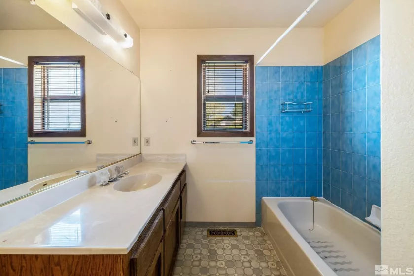 3601 Hemlock, Reno, Nevada 89509, 3 Bedrooms Bedrooms, ,3 BathroomsBathrooms,Residential,Residential,Hemlock,250005743