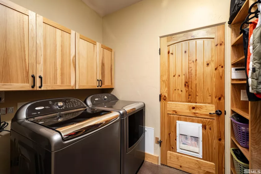 5745 Carl, Reno, Nevada 89511, 3 Bedrooms Bedrooms, ,3 BathroomsBathrooms,Residential,Residential,Carl,240007103