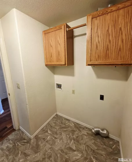 405 Mary, Fallon, Nevada 89406, 3 Bedrooms Bedrooms, ,2 BathroomsBathrooms,Residential,Residential,Mary,250005739
