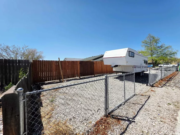 405 Mary, Fallon, Nevada 89406, 3 Bedrooms Bedrooms, ,2 BathroomsBathrooms,Residential,Residential,Mary,250005739