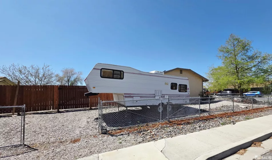 405 Mary, Fallon, Nevada 89406, 3 Bedrooms Bedrooms, ,2 BathroomsBathrooms,Residential,Residential,Mary,250005739