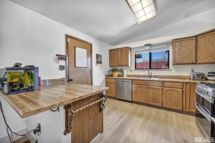 11000 Bighorn, Reno, Nevada 89508, 3 Bedrooms Bedrooms, ,2 BathroomsBathrooms,Residential,Residential,Bighorn,250004861