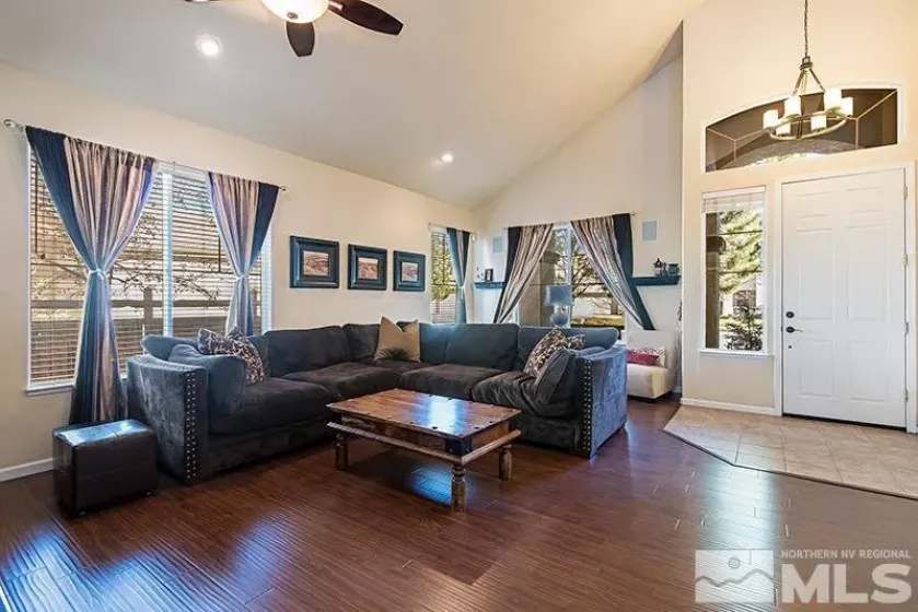 3241 Compase, Sparks, Nevada 89436, 3 Bedrooms Bedrooms, ,3 BathroomsBathrooms,Residential,Residential,Compase,250003970