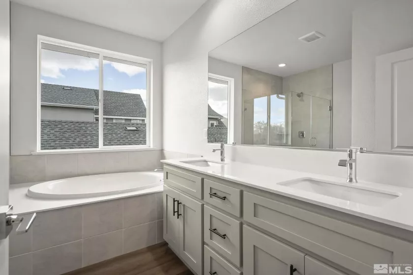 1152 Grove, Carson City, Nevada 89701, 4 Bedrooms Bedrooms, ,4 BathroomsBathrooms,Residential,Residential,Grove,250003139