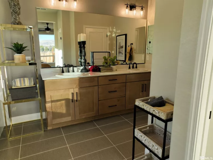 2324 Hickory, Sparks, Nevada 89441, 3 Bedrooms Bedrooms, ,2 BathroomsBathrooms,Residential,Residential,Hickory,250002931