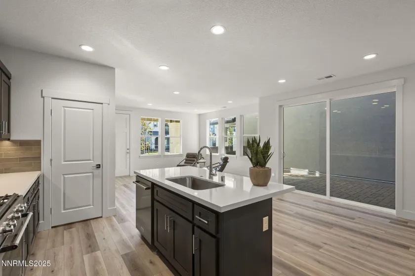 1290 Grove, Carson City, Nevada 89701, 3 Bedrooms Bedrooms, ,3 BathroomsBathrooms,Residential,Residential,Grove,250001848