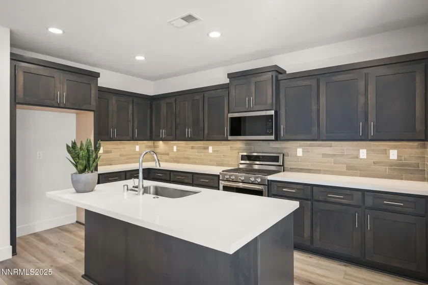 1290 Grove, Carson City, Nevada 89701, 3 Bedrooms Bedrooms, ,3 BathroomsBathrooms,Residential,Residential,Grove,250001848