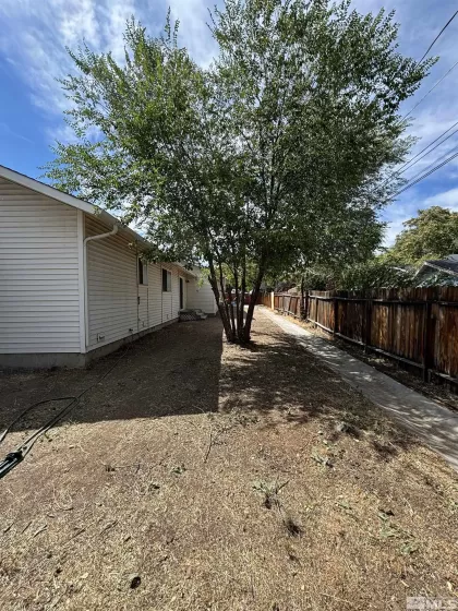1435 Hunter Lake, Reno, Nevada 89509, 4 Bedrooms Bedrooms, ,3 BathroomsBathrooms,Residential,Residential,Hunter Lake,240011556