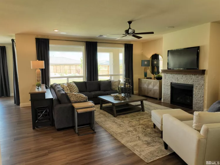 2319 Hickory, Sparks, Nevada 89441, 3 Bedrooms Bedrooms, ,3 BathroomsBathrooms,Residential,Residential,Hickory,240014790