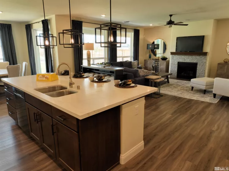 2319 Hickory, Sparks, Nevada 89441, 3 Bedrooms Bedrooms, ,3 BathroomsBathrooms,Residential,Residential,Hickory,240014790