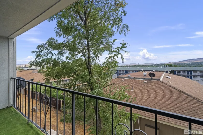 1508 Carlin, Reno, Nevada 89503, 2 Bedrooms Bedrooms, ,2 BathroomsBathrooms,Residential,Residential,Carlin,240010447