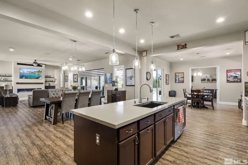 12511 Blue, Reno, Nevada 89521, 2 Bedrooms Bedrooms, ,3 BathroomsBathrooms,Residential,Residential,Blue,240004844