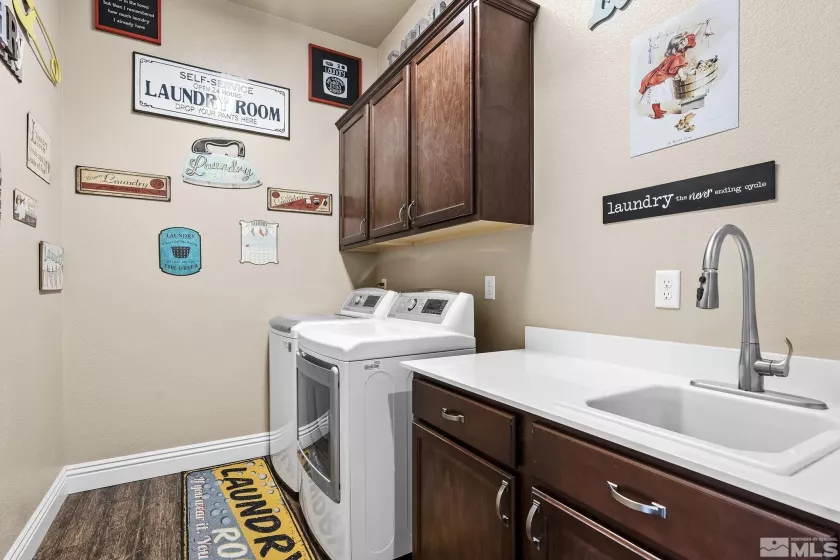 12511 Blue, Reno, Nevada 89521, 2 Bedrooms Bedrooms, ,3 BathroomsBathrooms,Residential,Residential,Blue,240004844