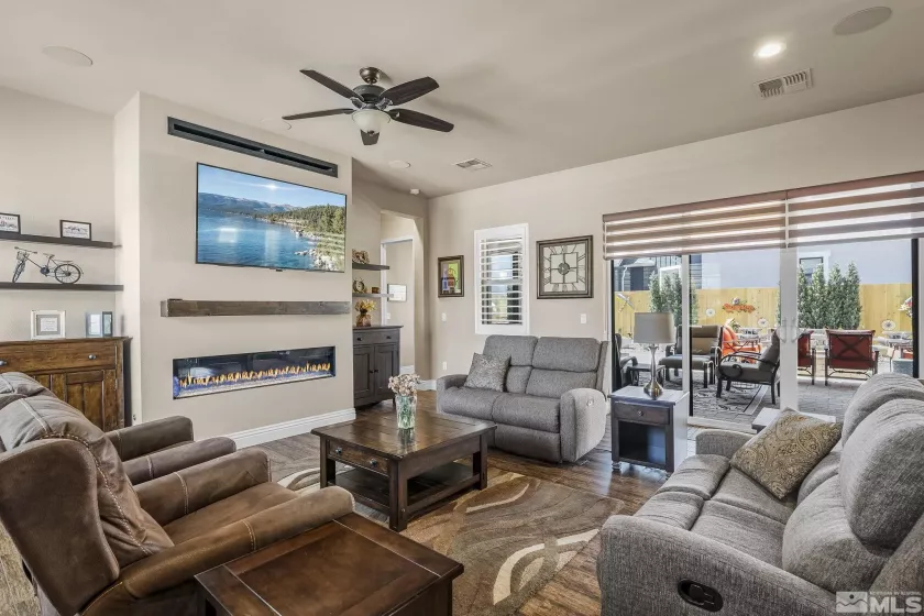 12511 Blue, Reno, Nevada 89521, 2 Bedrooms Bedrooms, ,3 BathroomsBathrooms,Residential,Residential,Blue,240004844