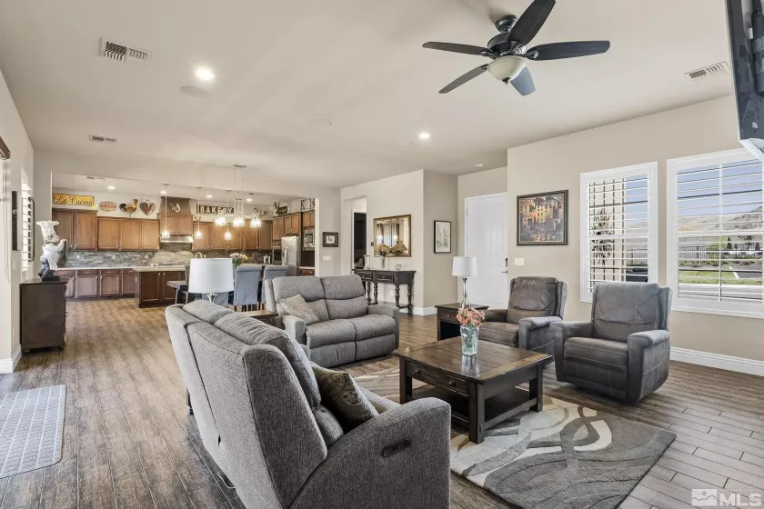 12511 Blue, Reno, Nevada 89521, 2 Bedrooms Bedrooms, ,3 BathroomsBathrooms,Residential,Residential,Blue,240004844