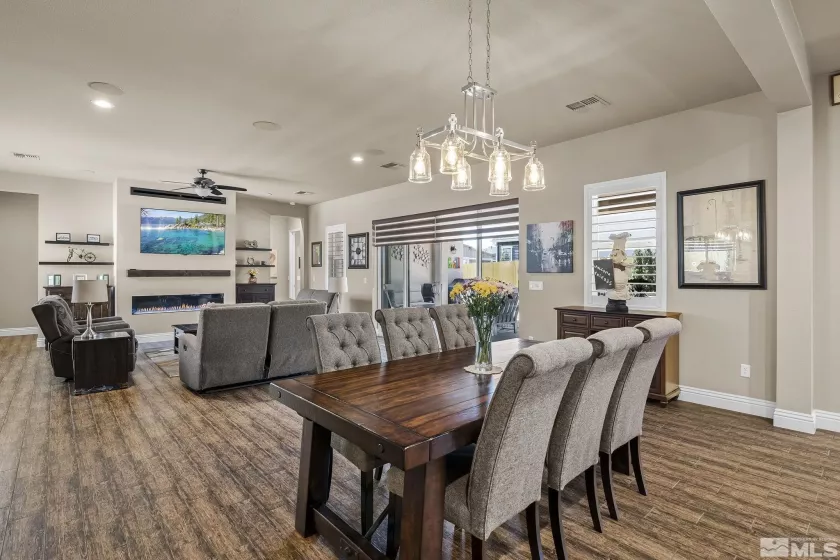 12511 Blue, Reno, Nevada 89521, 2 Bedrooms Bedrooms, ,3 BathroomsBathrooms,Residential,Residential,Blue,240004844