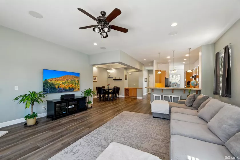 1064 Rancho Mirage, Sparks, Nevada 89436, 3 Bedrooms Bedrooms, ,2 BathroomsBathrooms,Residential,Residential,Rancho Mirage,250004421
