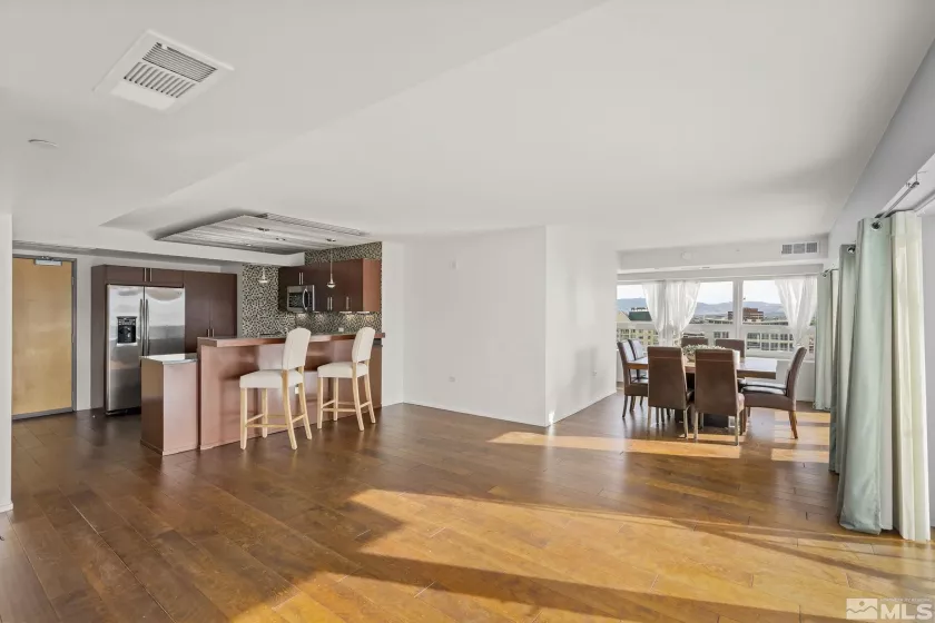 255 Sierra, Reno, Nevada 89501, 2 Bedrooms Bedrooms, ,2 BathroomsBathrooms,Residential,Residential,Sierra,240013293