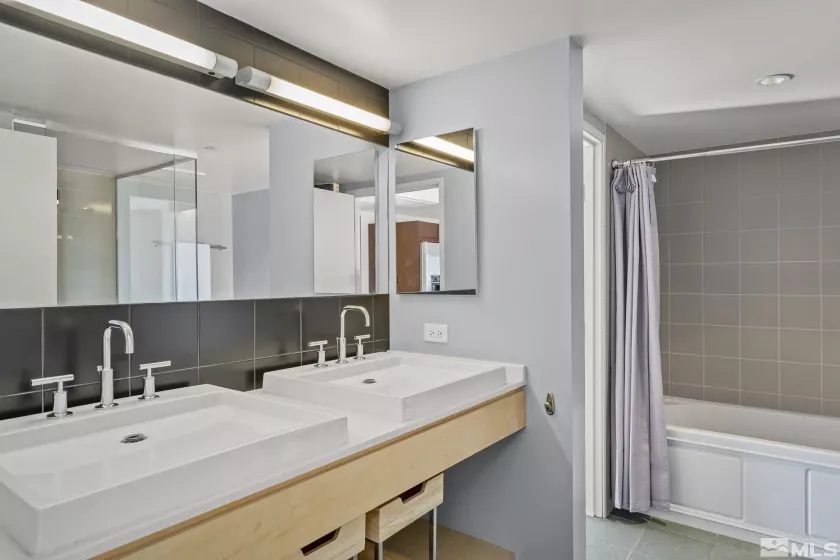 255 Sierra, Reno, Nevada 89501, 2 Bedrooms Bedrooms, ,2 BathroomsBathrooms,Residential,Residential,Sierra,240013293