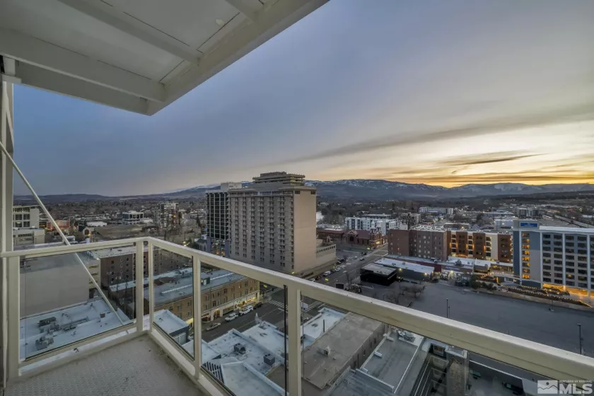 255 Sierra, Reno, Nevada 89501, 2 Bedrooms Bedrooms, ,2 BathroomsBathrooms,Residential,Residential,Sierra,240013293