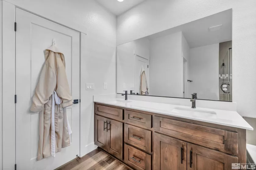 1299 Grove, Carson City, Nevada 89701, 4 Bedrooms Bedrooms, ,4 BathroomsBathrooms,Residential,Residential,Grove,250002102